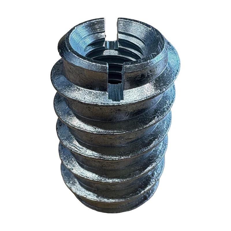RAMPA-Muffen Typ-B 
Aussen 18,5mm / Innengewinde M10 / Länge 30mm / Mat. Stahl verzinkt 
entsprechen maßlich der DIN 7965, mit Schlitz und durchgehendem Innengewinde, geeignet zum automatischen Einschrauben. 